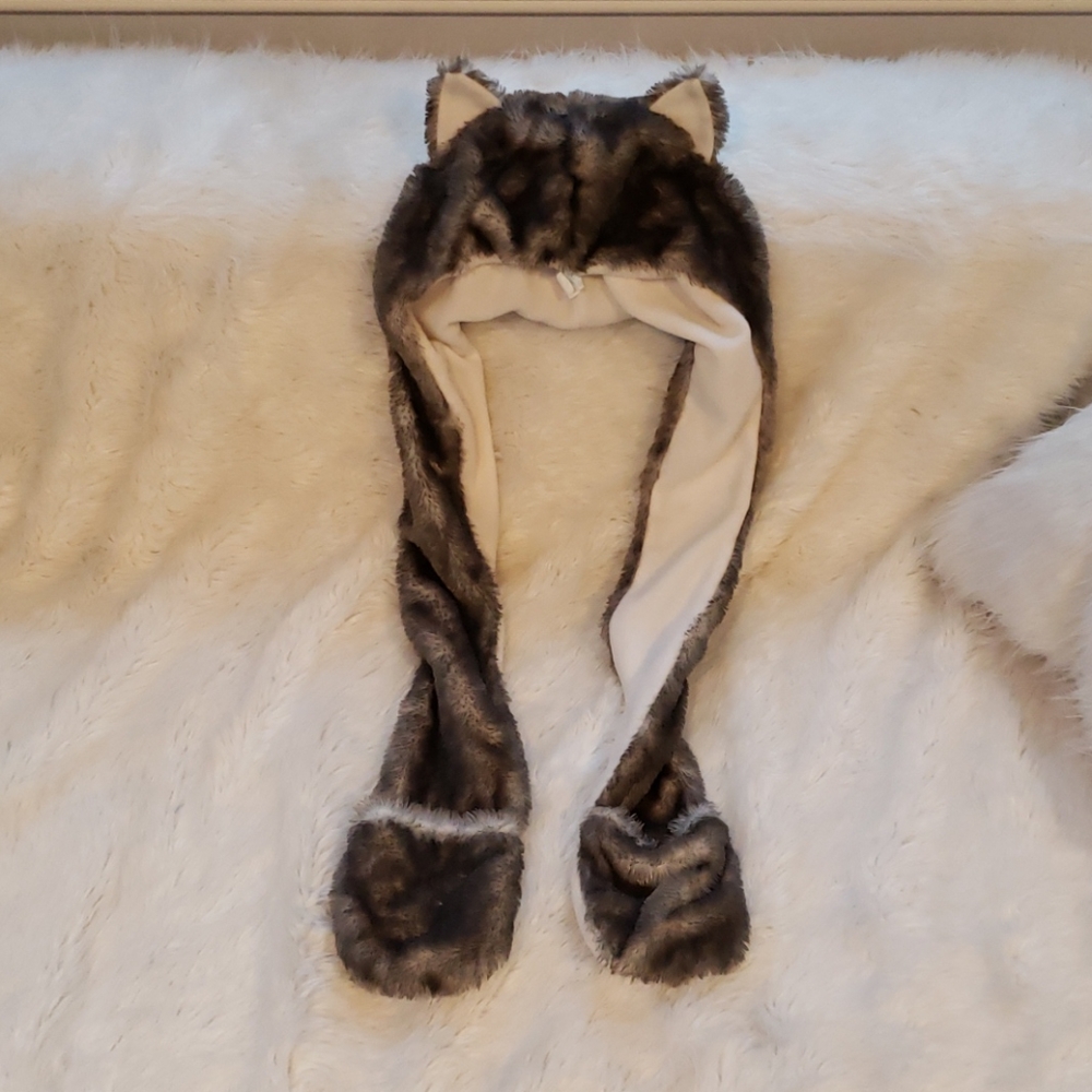 Girl Fox hat/cat hat?